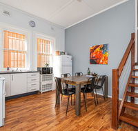 Five Ways CBD Apartment - Spacious Wifi Free Parking - Taree Accommodation