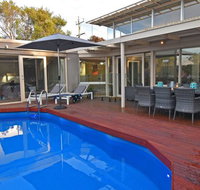 FLORENCE HOUSE Sundrenched Luxury with Pool  Deck - Taree Accommodation