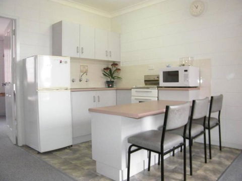 Forster Lodge 16, Cnr Wallis & West Streets, Forster - Taree Accommodation 2