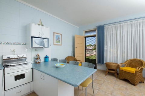 Forster Lodge 6, Cnr Wallis & West Street, Forster - Taree Accommodation 3
