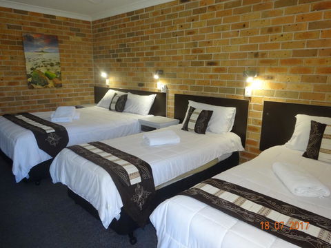 Forster Palms Motel - Taree Accommodation 0