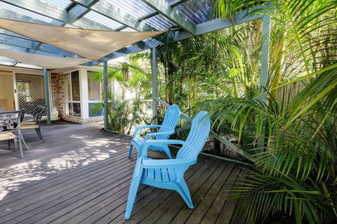 FRANGIPANI BEACH HOUSE - PET FRIENDLY 22 Belbourie Cres Boomerang Beach - Taree Accommodation 3