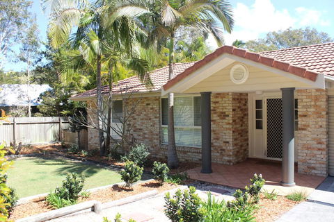 FRANGIPANI BEACH HOUSE - PET FRIENDLY 22 Belbourie Cres Boomerang Beach - Taree Accommodation 0
