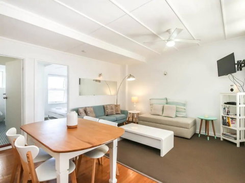 Funky 1 Bedroom Beach Pad By The Beach - Taree Accommodation 1