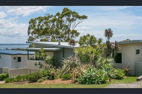 Funky Eco Beach House - Taree Accommodation 0