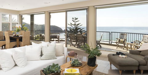Gaze North Mollymook - Taree Accommodation 0