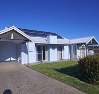 Golf and Beach Retreat - Taree Accommodation
