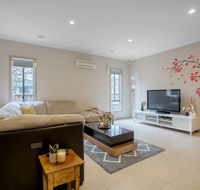 Gorgeous 4BR home in Point Cook - Taree Accommodation