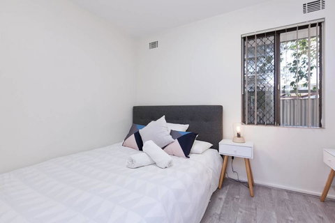 Great South Perth Location With Reserved Parking - Taree Accommodation 3