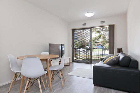 Great South Perth Location With Reserved Parking - Taree Accommodation 0