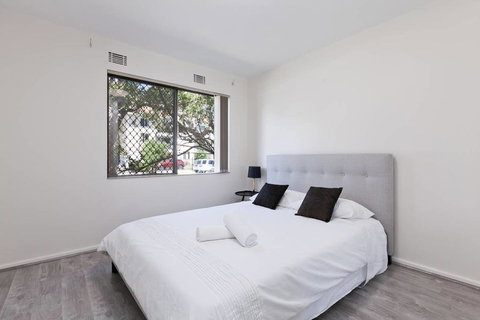 Great South Perth Location With Reserved Parking - Taree Accommodation 2