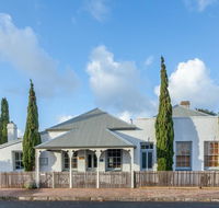 Grey Masts Robe - Taree Accommodation