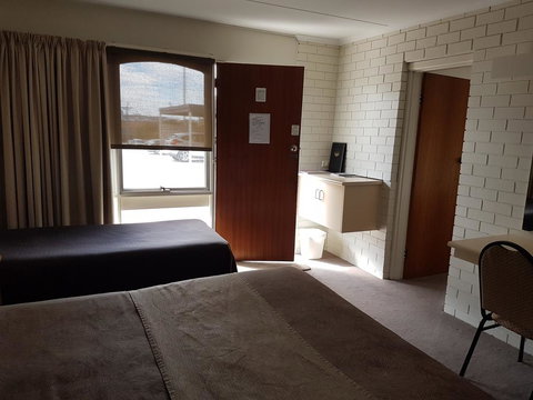 Hacienda Motel Geelong - Taree Accommodation 2