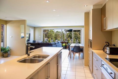 HARBOUR LIGHTS - Ulladulla - Taree Accommodation 3