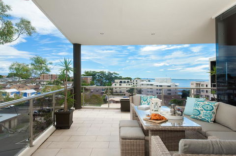 Harbour View Penthouse - The Perfect Location - Taree Accommodation 2