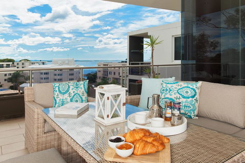 Harbour View Penthouse - The Perfect Location - Taree Accommodation 1