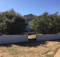 Hendersons Houses - Taree Accommodation