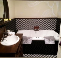 Henrietta's Country House - Taree Accommodation