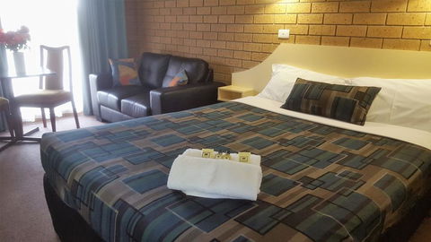 Hepburn Springs Motor Inn - Taree Accommodation 3