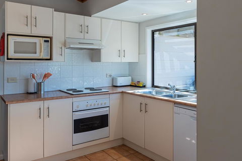 Hermitage Hideaway - Taree Accommodation 1