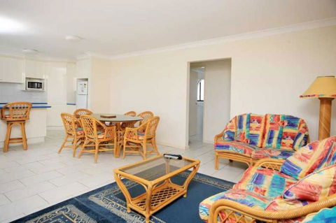 Hi Surf Unit 1, 92 Head St, Forster - Taree Accommodation 2