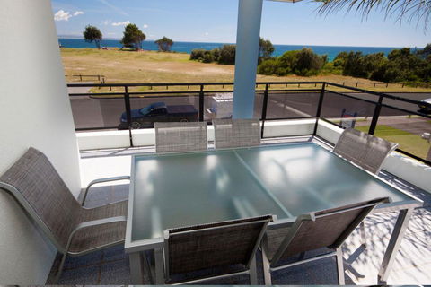 Hi Surf Unit 4, 92 Head St, Forster - Taree Accommodation 1