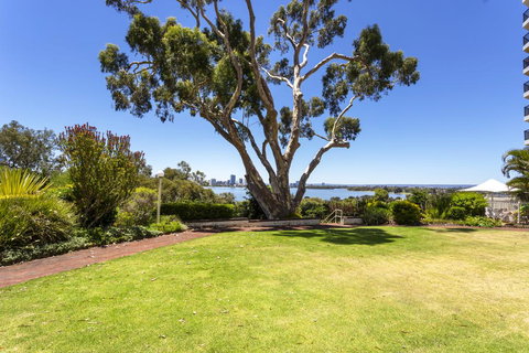 High Tor Apartment 6 - Taree Accommodation 2