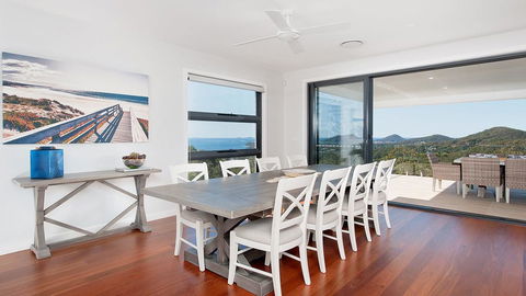 Hilltop Hideaway - Breathtaking Views, Moments To Beach! - Taree Accommodation 1