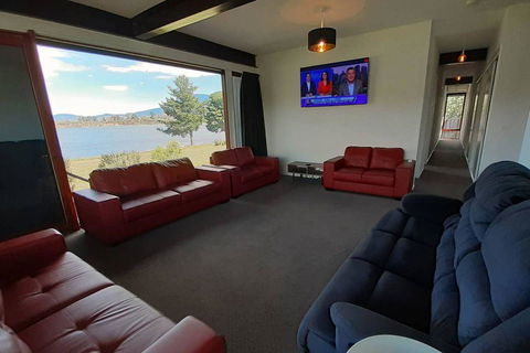 Hobart Waterfront Luxury Retreat - Taree Accommodation 2