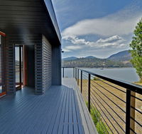 Hobart Waterfront Luxury Retreat - Taree Accommodation