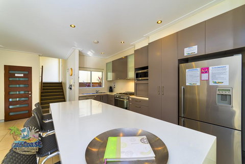 Holiday Home Bayhill Manor - Taree Accommodation 2