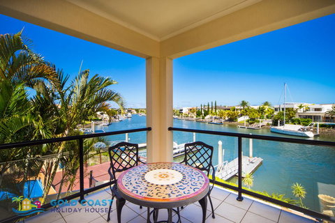 Holiday Home Luxe @ Sanctuary Cove - Taree Accommodation 3