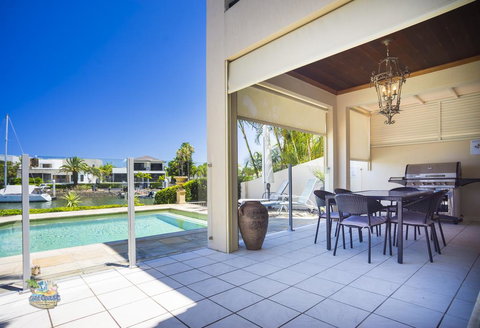 Holiday Home Luxe @ Sanctuary Cove - Taree Accommodation 2