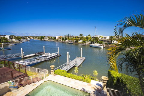 Holiday Home Luxe @ Sanctuary Cove - Taree Accommodation 1