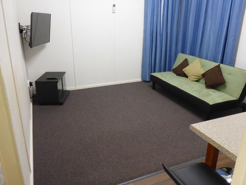 Holiday House Clermont - Taree Accommodation 3