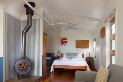 Jacaranda Cottages - Taree Accommodation 3