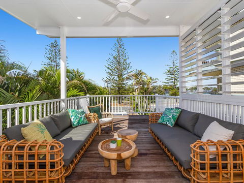 KINGY BEACH HOUSE @ 162 - Taree Accommodation 2