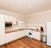 Kinross on Cox Sweet Neat  Simple  Wifi - Taree Accommodation