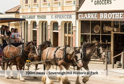 Lake Esmond Place - Taree Accommodation 1