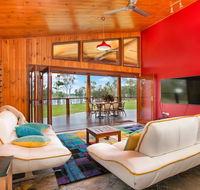 Lake Tinaroo Waterfrontage - Taree Accommodation