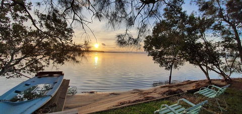 LAKEFRONT And SUNSET HAVEN - Taree Accommodation 1