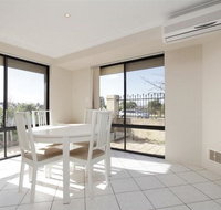Lakeside Fun house near the Swan Valley - Taree Accommodation