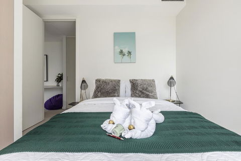 LIGHT, AIRY, SPACIOUS QUEENS ROAD APARTMENT - Taree Accommodation 3