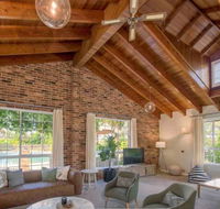 Luxurious Home on 5 Acres Close to CBD - Sleeps 18 - Taree Accommodation