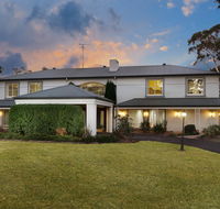 Luxury Bungalow - Taree Accommodation