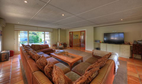 Maleny Homestead & Cottage - Taree Accommodation 1