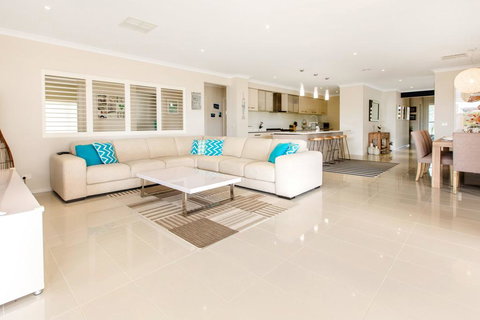 MALIBU - SAFETY BEACH - Taree Accommodation 3