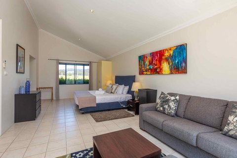 Mandalay Villas - Villa 1 - Taree Accommodation 1