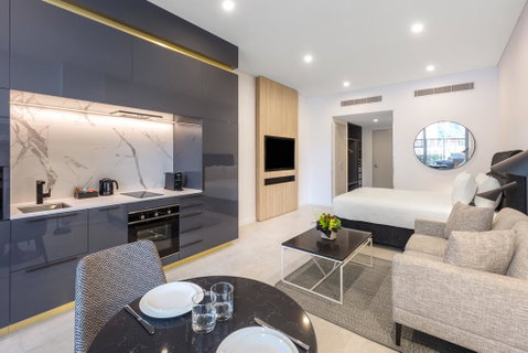 Meriton Suites Broadbeach - Taree Accommodation 2
