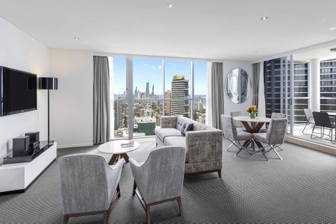 Meriton Suites Broadbeach - Taree Accommodation 1